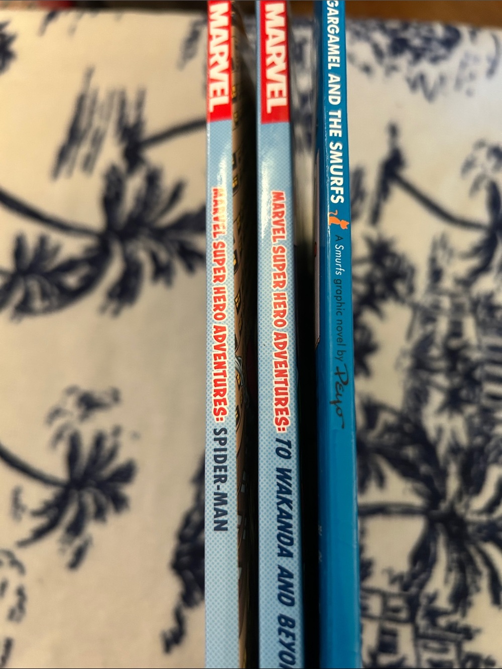 Kids graphic novel set, spiderman and smurfs